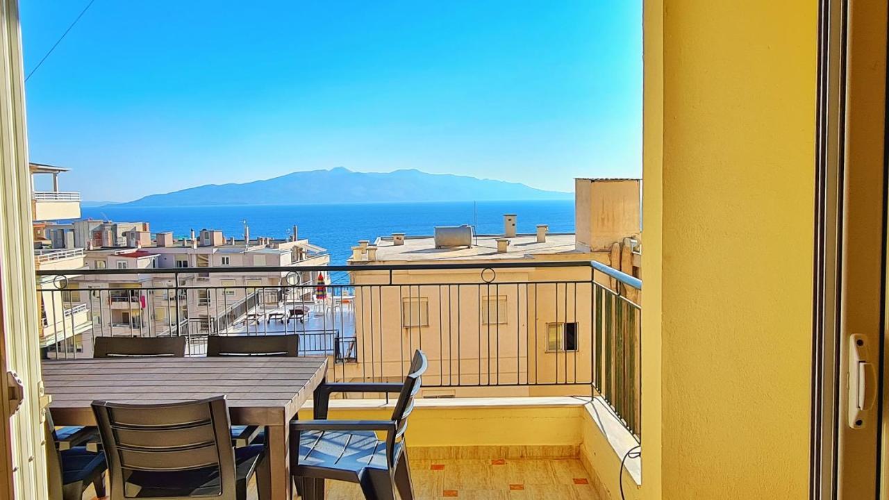 Colorful Sea View Apartment ساراندا المظهر الخارجي الصورة