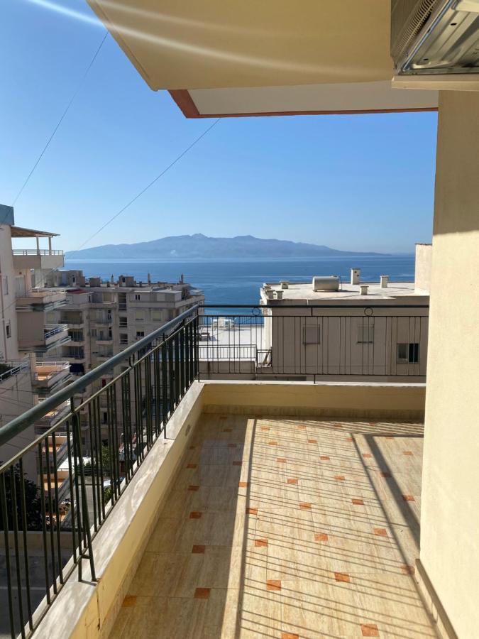 Colorful Sea View Apartment ساراندا المظهر الخارجي الصورة