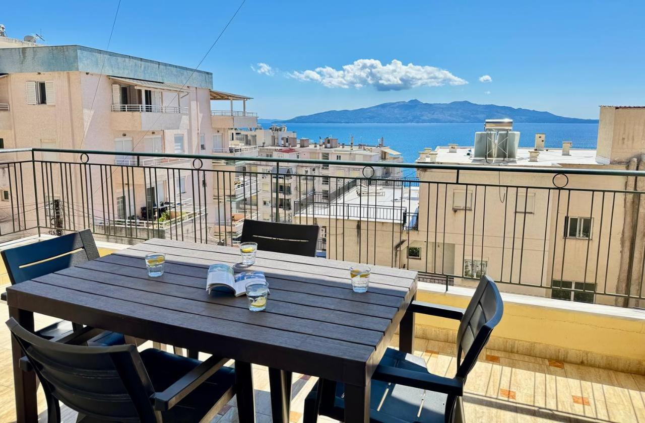 Colorful Sea View Apartment ساراندا المظهر الخارجي الصورة