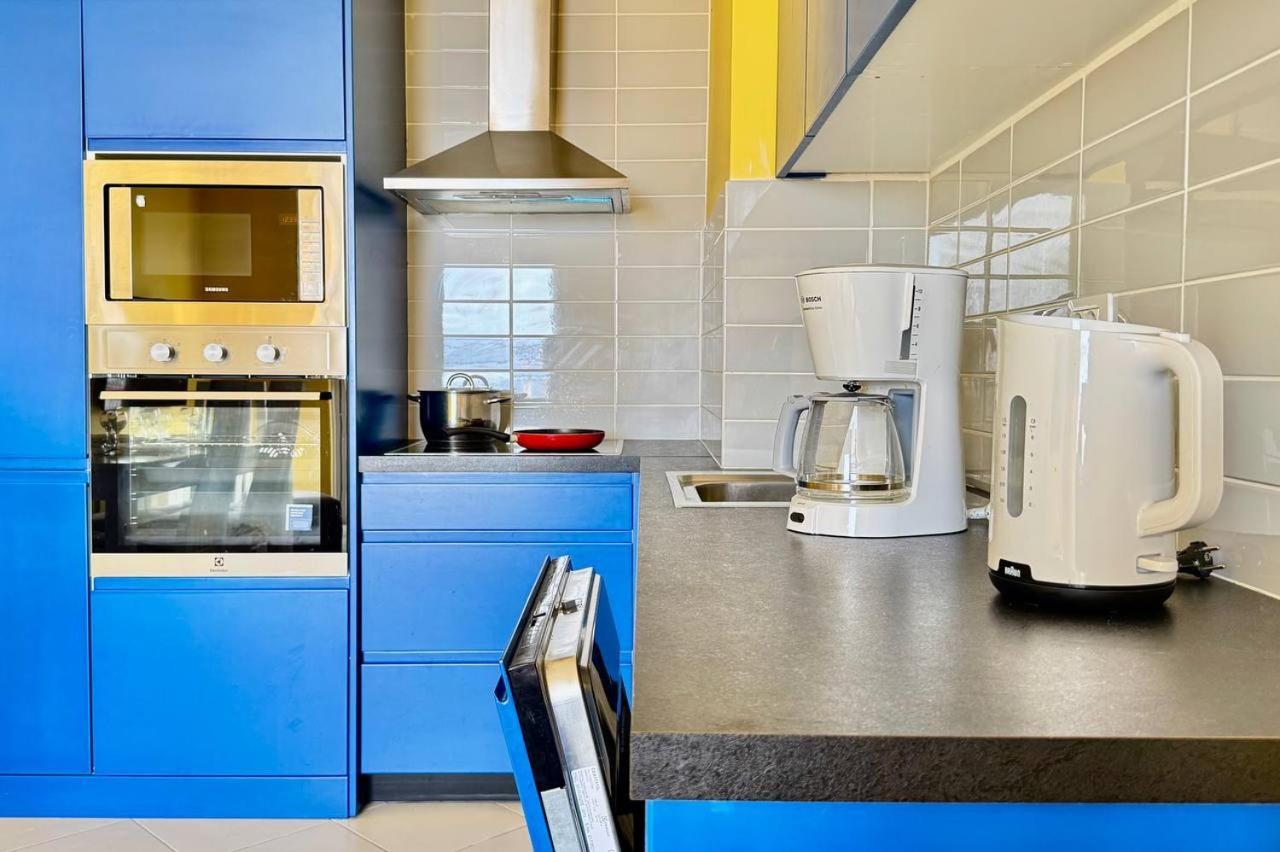 Colorful Sea View Apartment ساراندا المظهر الخارجي الصورة