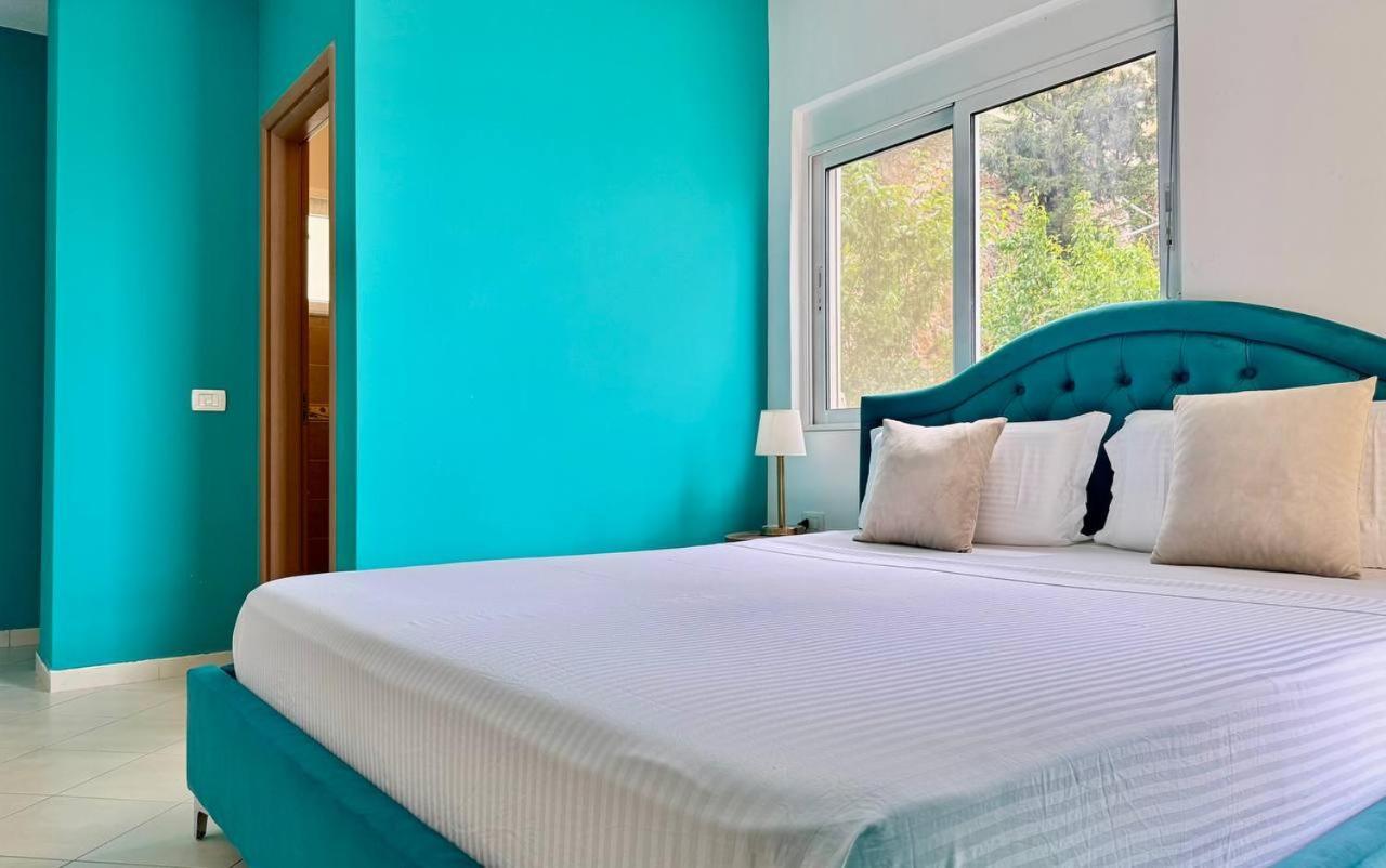 Colorful Sea View Apartment ساراندا المظهر الخارجي الصورة